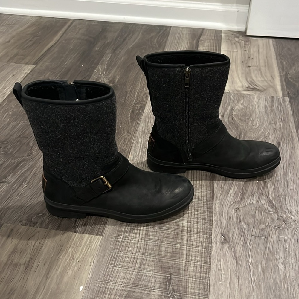 UGG Robbie boot black size 7.5
